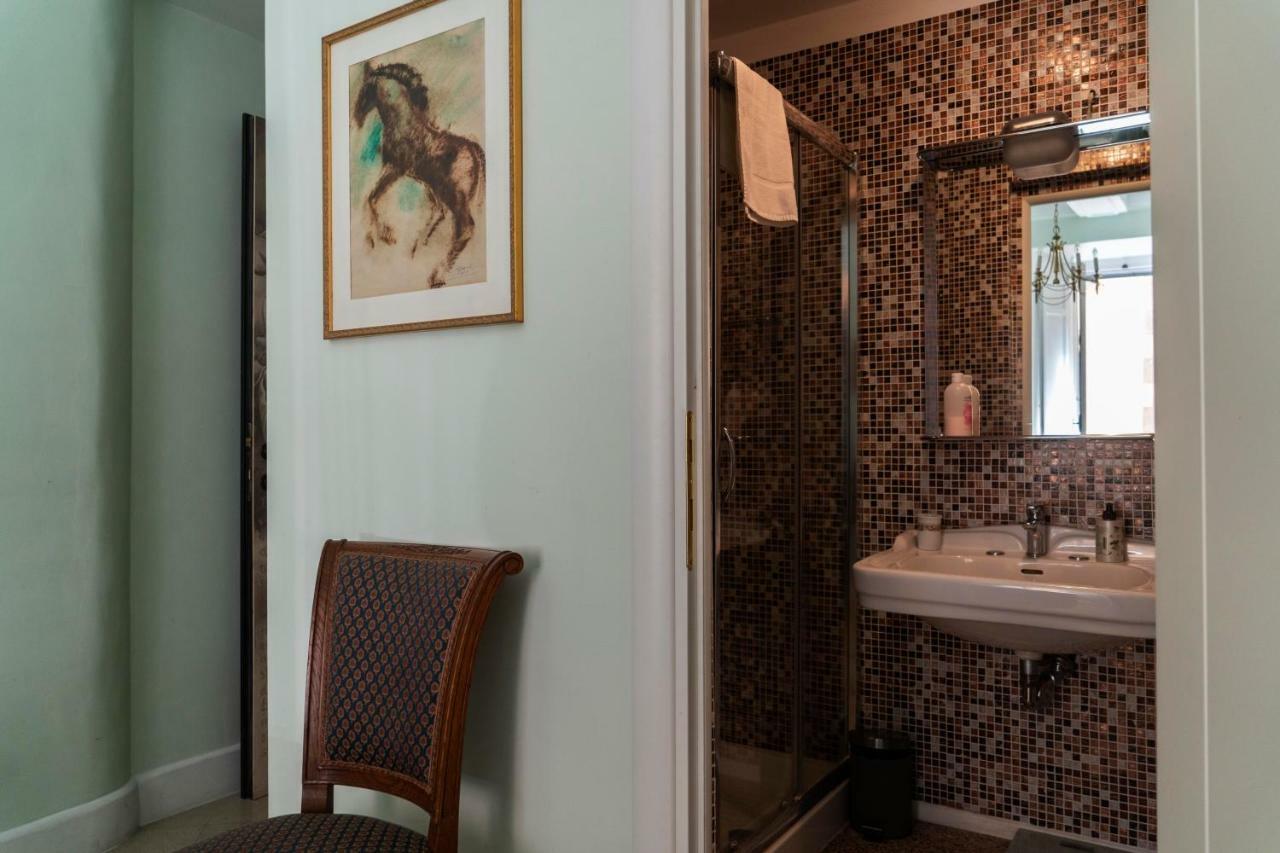 Dante'S Hell B&B Rome Bagian luar foto